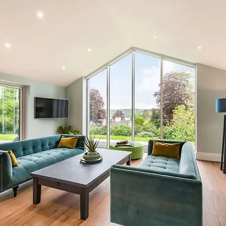Luxury Edwardian With Lake Views