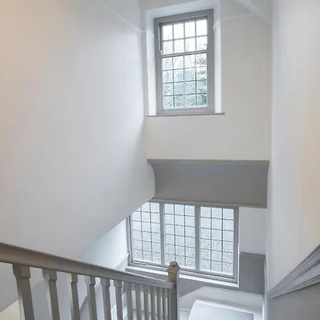 Luxury Edwardian With Lake Views *