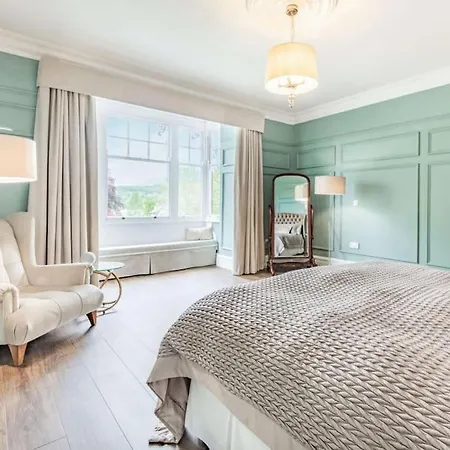 Luxury Edwardian With Lake Views ヴィラ